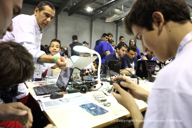 Thumbnail da galeria Roboparty